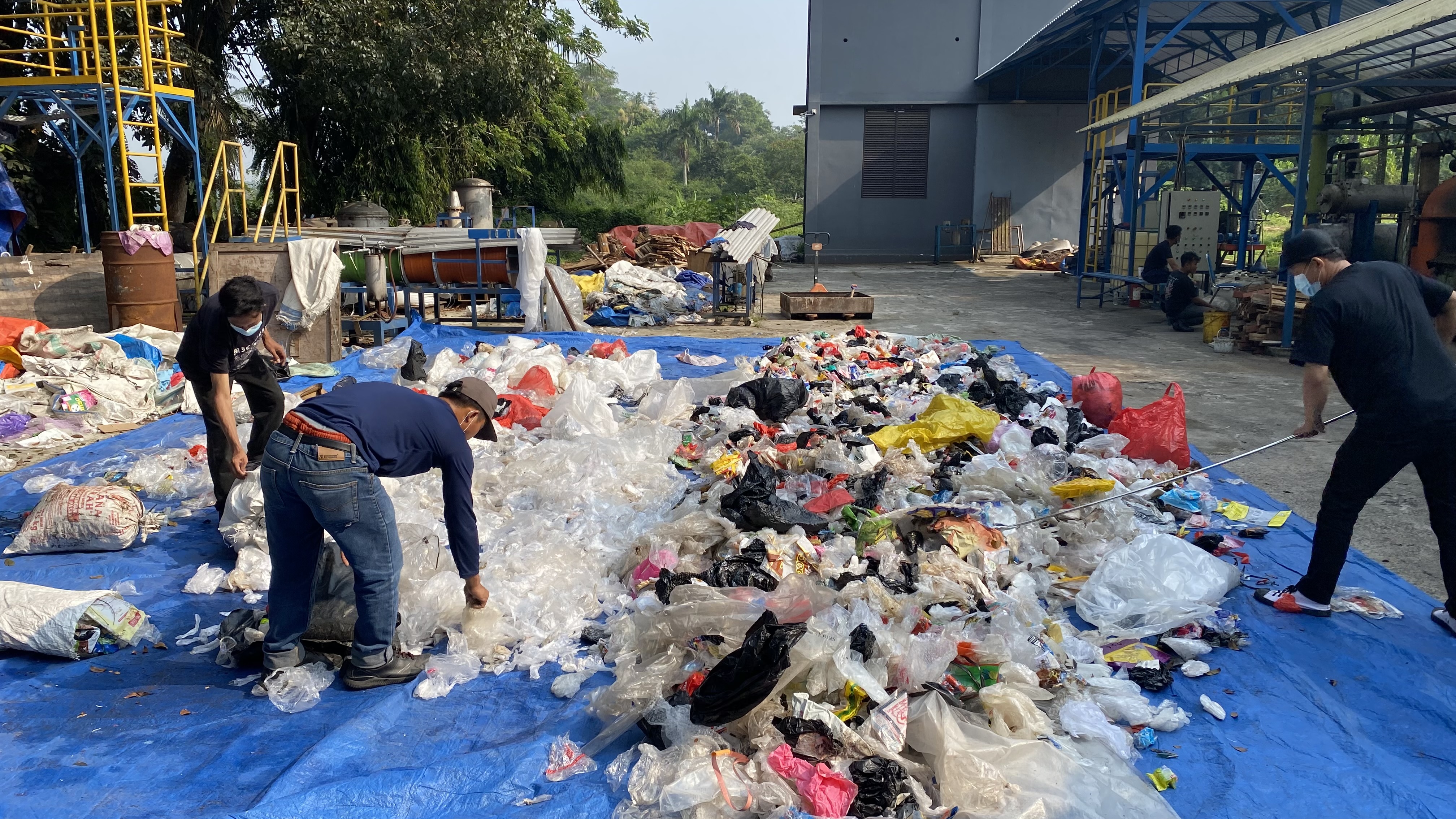 Plastic waste sorting
